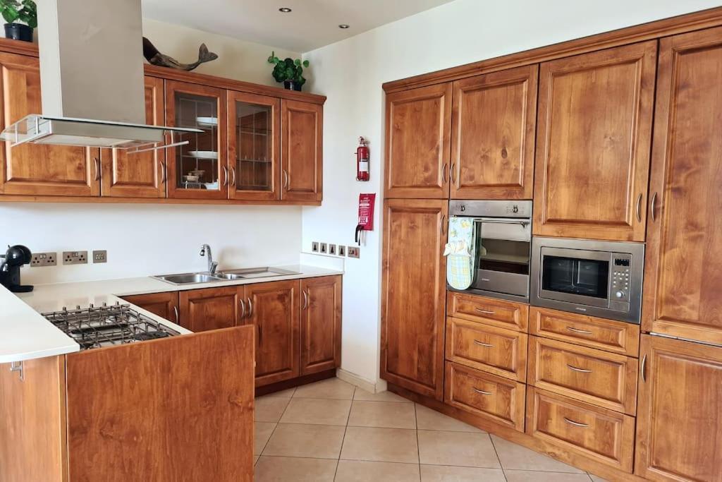 Seaview 2 Bedroom Ap. In Spinola Saint Julian's Exterior photo