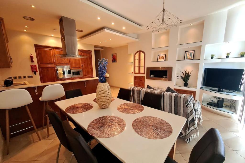 Seaview 2 Bedroom Ap. In Spinola Saint Julian's Exterior photo